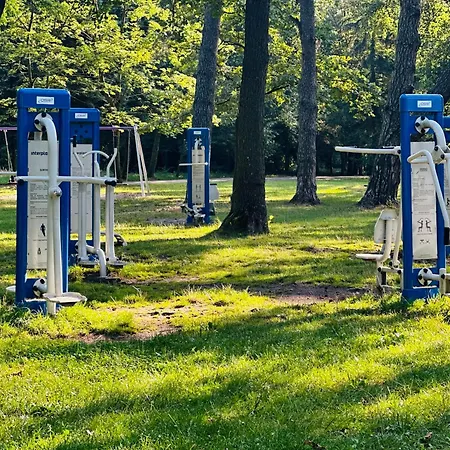 Dom Nad Jeziorem Miedwie, * Zieleniewo (Stargard)