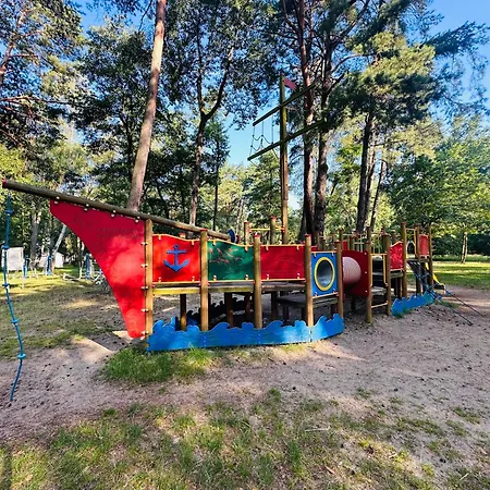 Dom Nad Jeziorem Miedwie, Zieleniewo