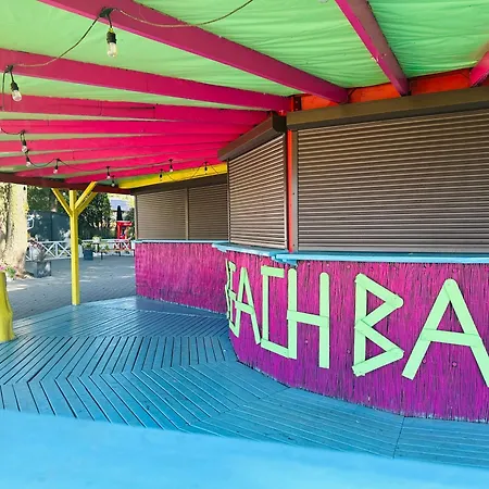 Dom Nad Jeziorem Miedwie, * Zieleniewo (Stargard)